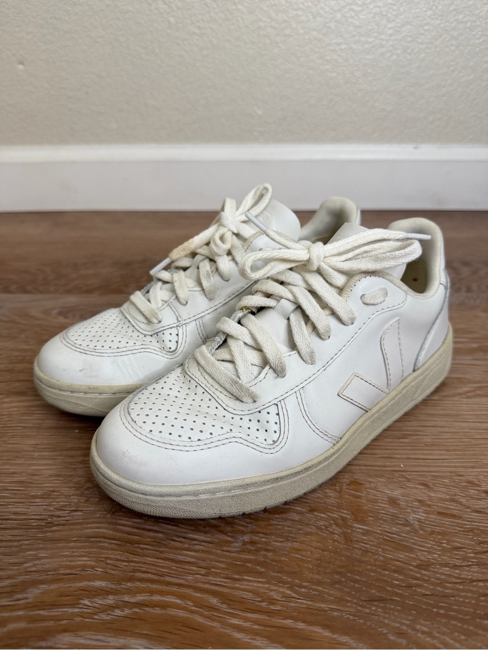 Veja Women's V-10 White Leather Sneakers, Size 5